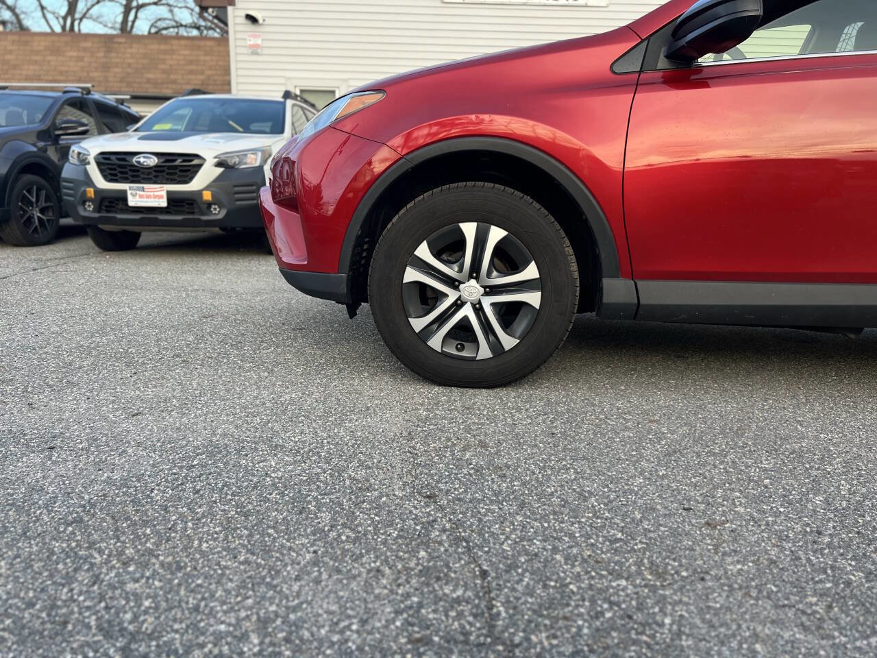 Used 2017 Toyota RAV4 LE image 31