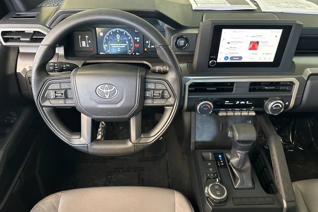 Used 2025 Toyota Tacoma SR5 AWD/4WD image 16