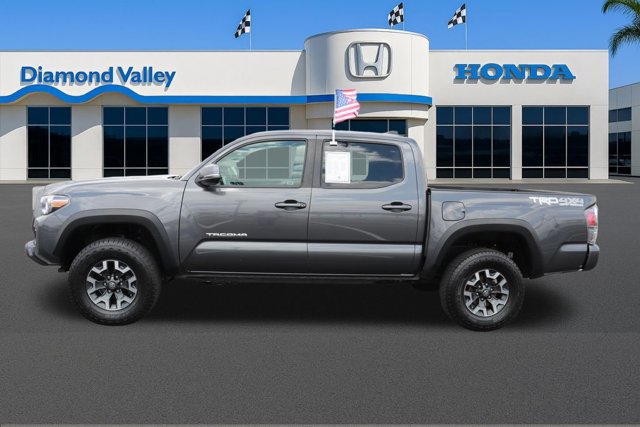 Used 2023 Toyota Tacoma TRD Off-Road w/ Technology Package AWD/4WD image 7