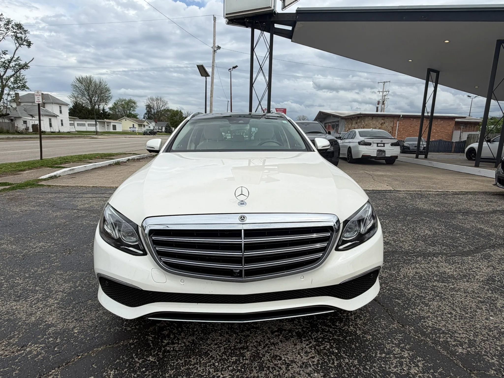 Used 2019 Mercedes-Benz E 450 4MATIC Wagon image 2