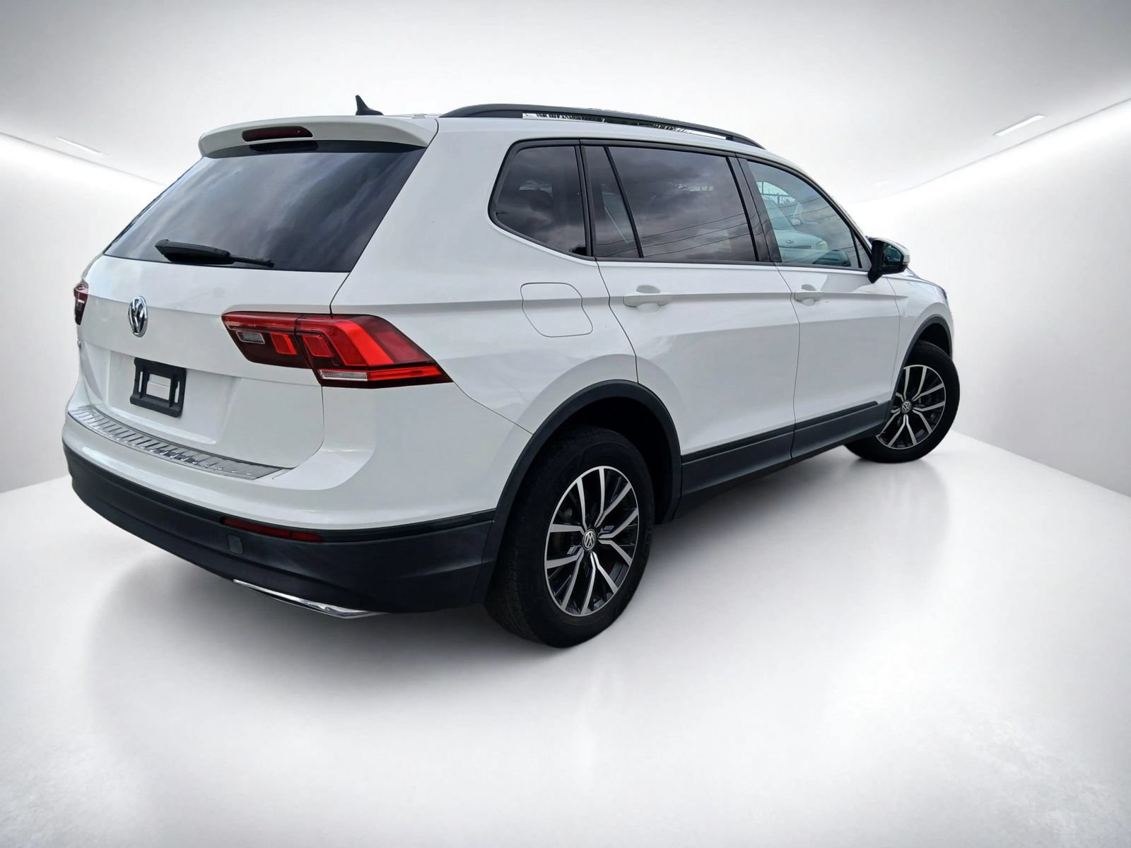 Used 2021 Volkswagen Tiguan S FWD image 5