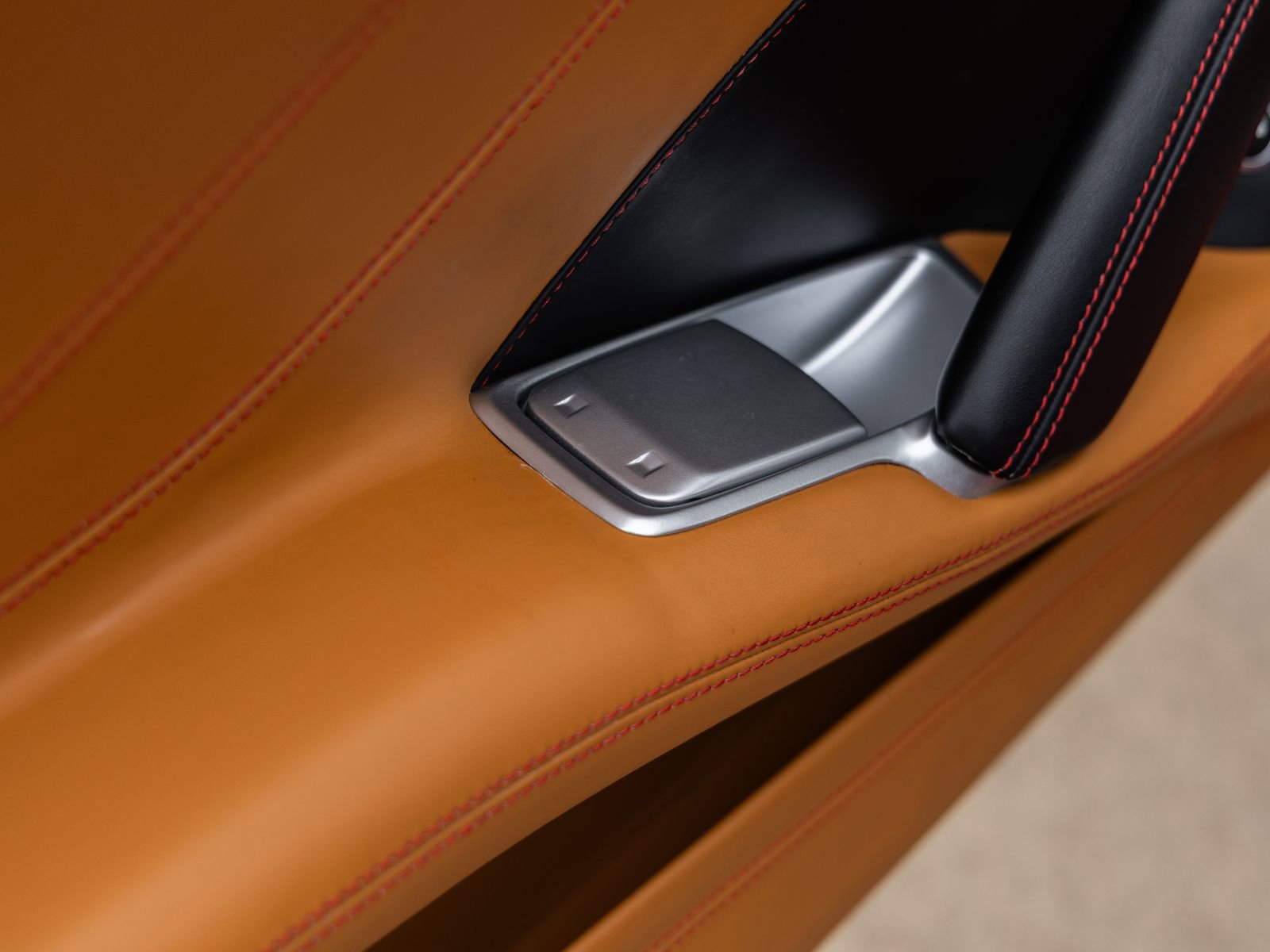 Used 2016 Ferrari California T RWD image 26