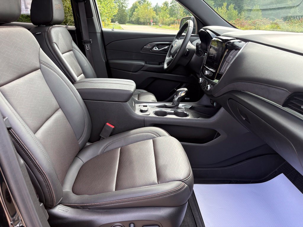 Used 2023 Chevrolet Traverse High Country AWD/4WD image 41