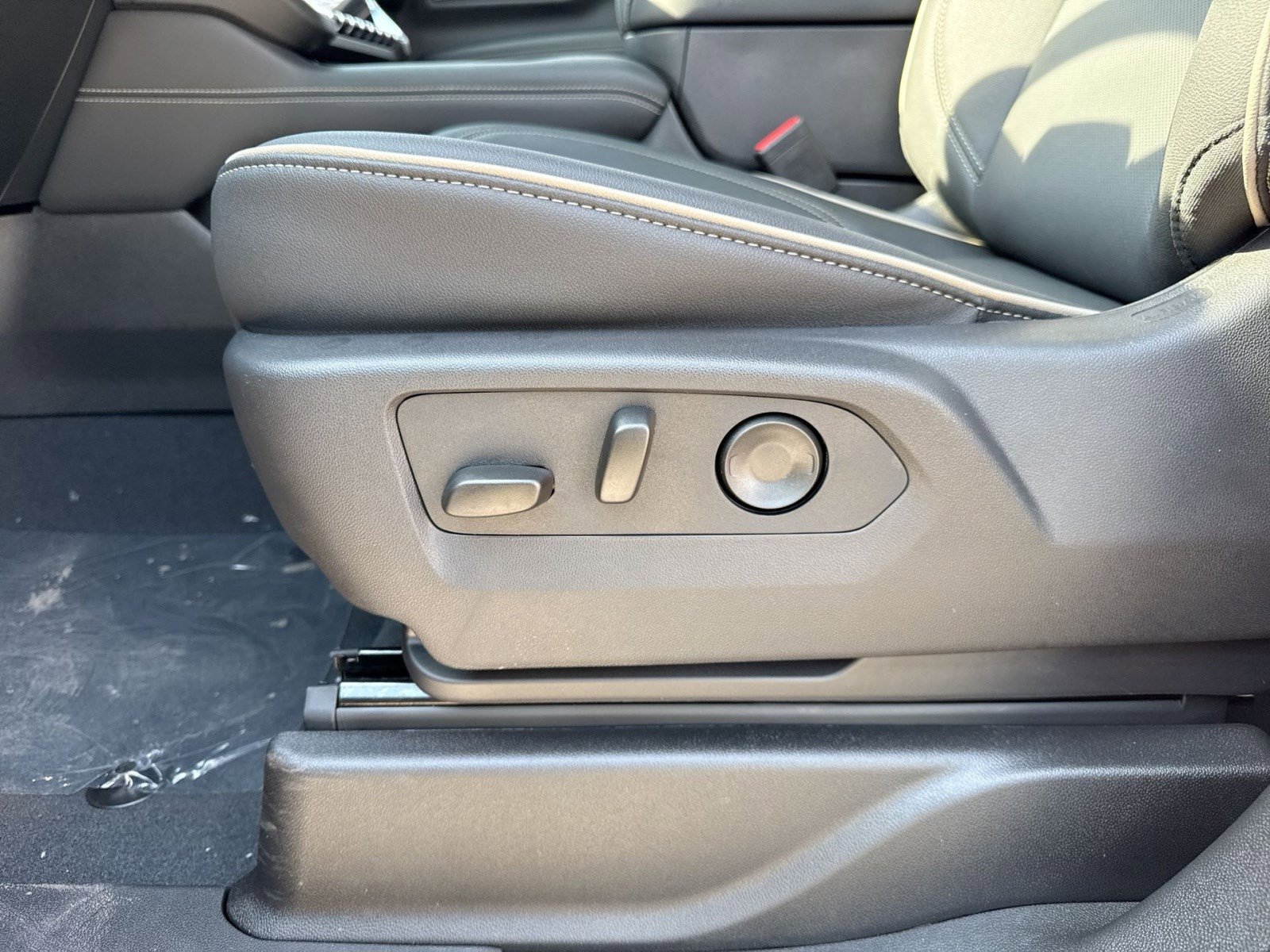 New 2026 GMC Yukon XL Elevation image 14