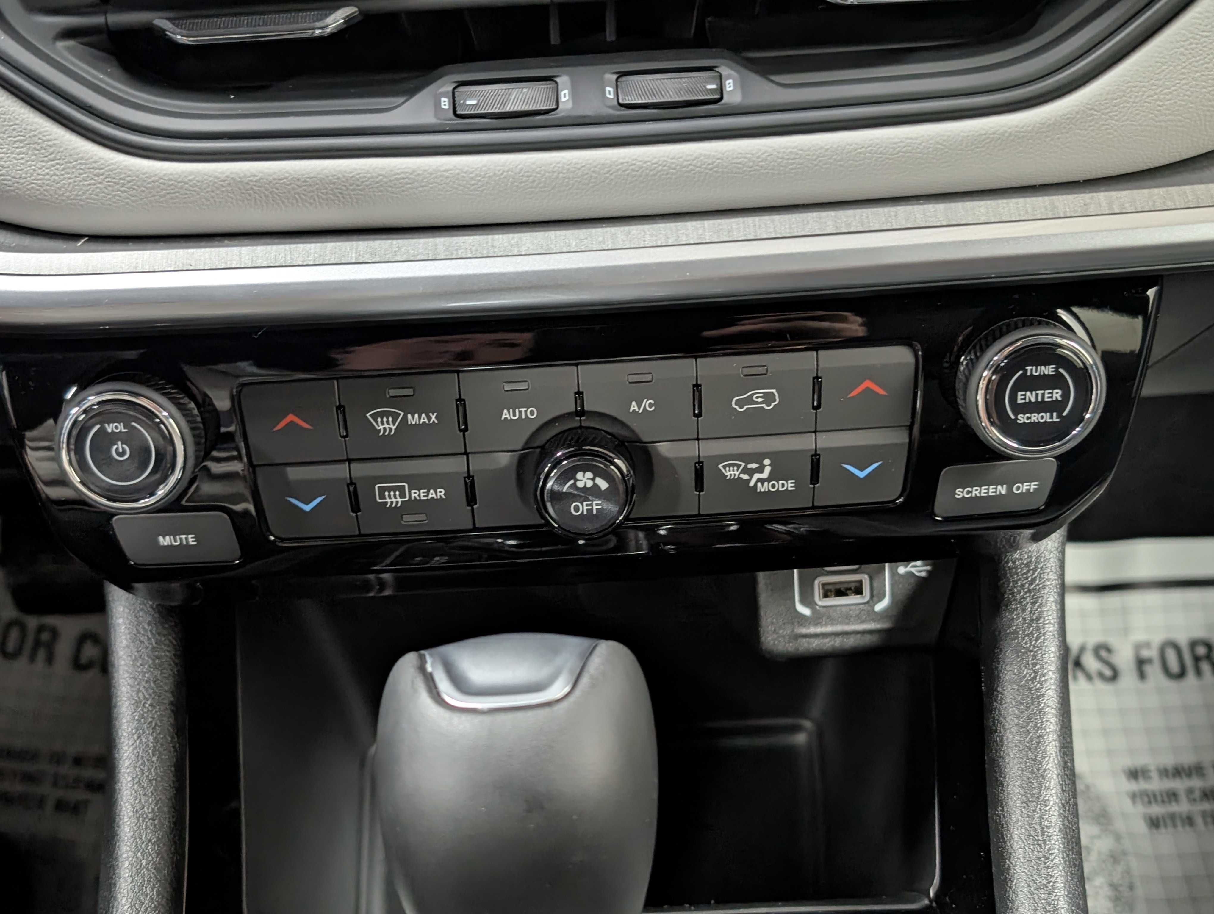 New 2026 Jeep Compass Limited image 18