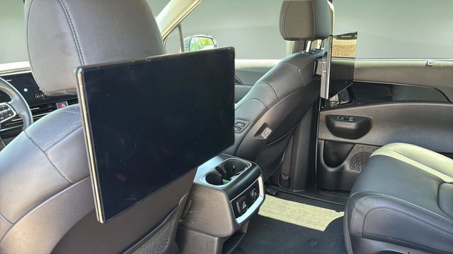 Used 2025 Kia Carnival SX Prestige FWD image 33