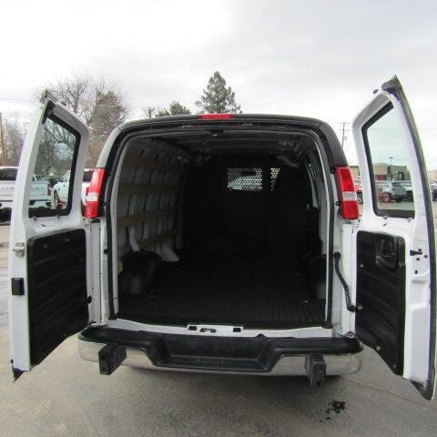 Used 2023 GMC Savana 2500 w/ Driver Convenience Package image 6