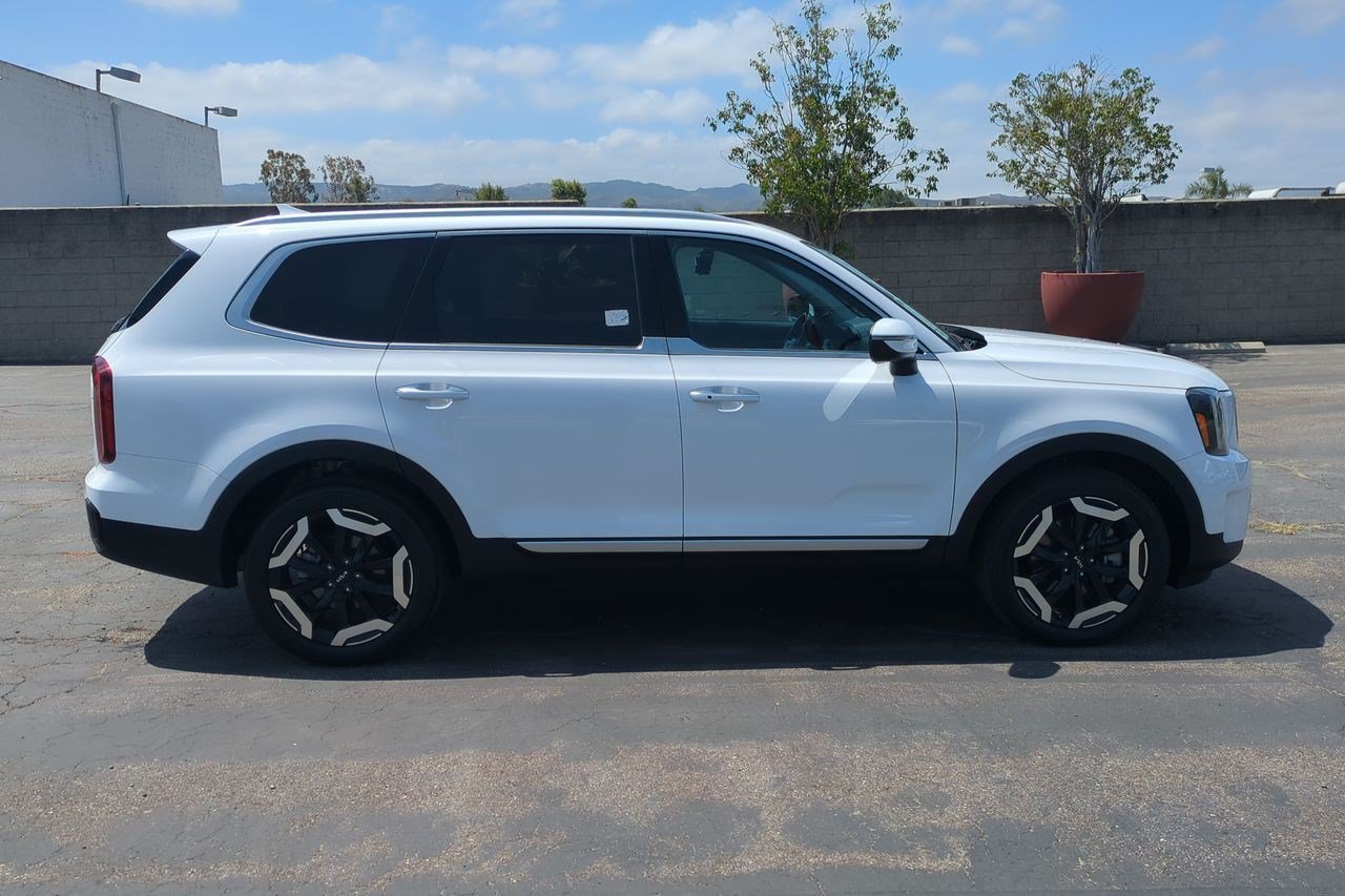 Certified 2023 Kia Telluride S FWD image 5