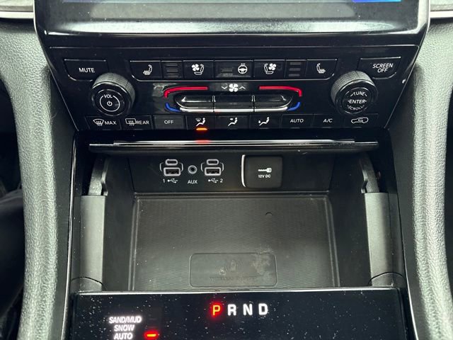 Used 2023 Jeep Grand Cherokee L Limited w/ Luxury Tech Group II image 22