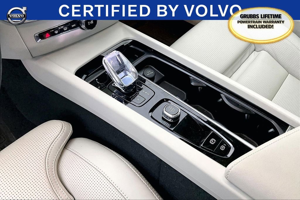 Used 2025 Volvo V60 B5 Cross Country Ultra w/ Protection Package Premier image 18
