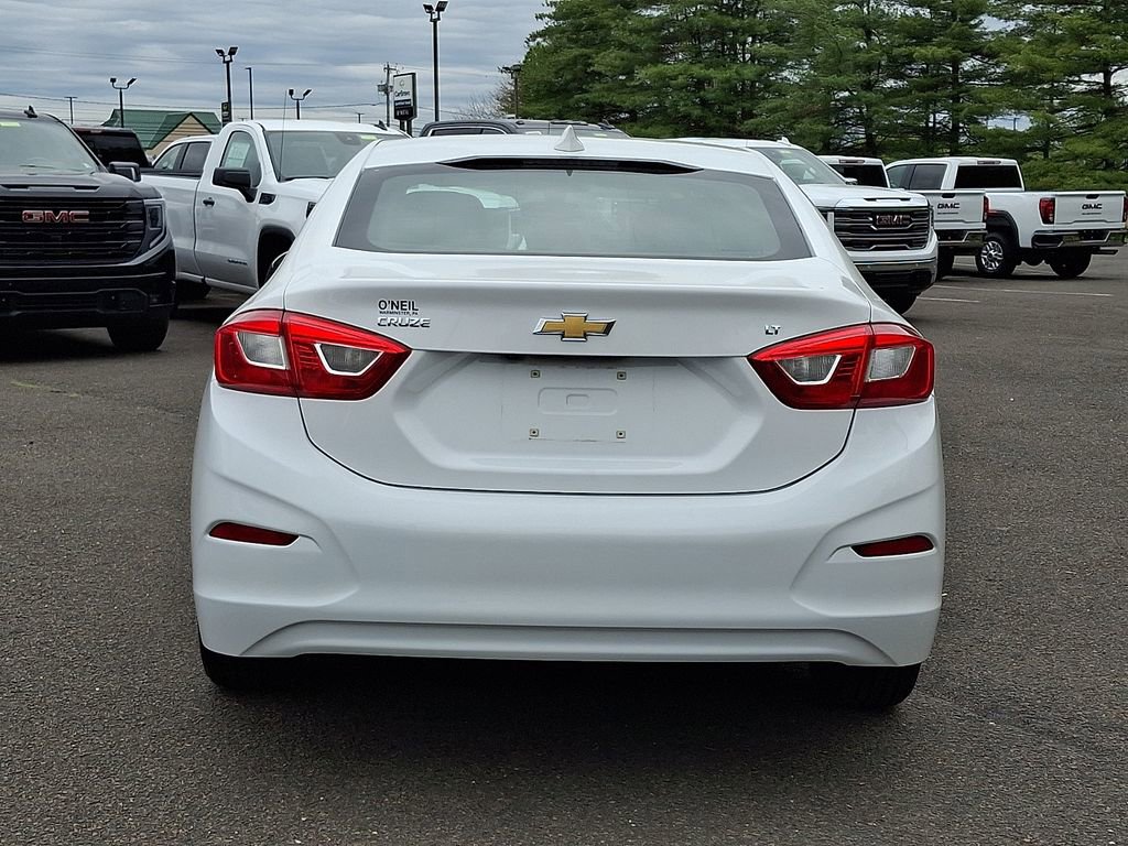 Certified 2017 Chevrolet Cruze LT w/ Convenience Package FWD image 5