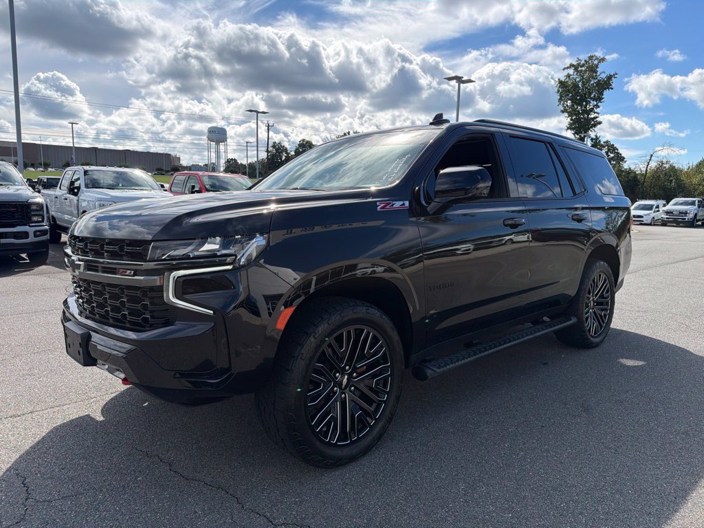 Used 2021 Chevrolet Tahoe Z71 w/ Luxury Package AWD/4WD image 4