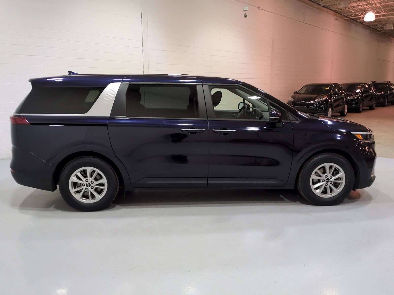 Certified 2024 Kia Carnival LX FWD video 2