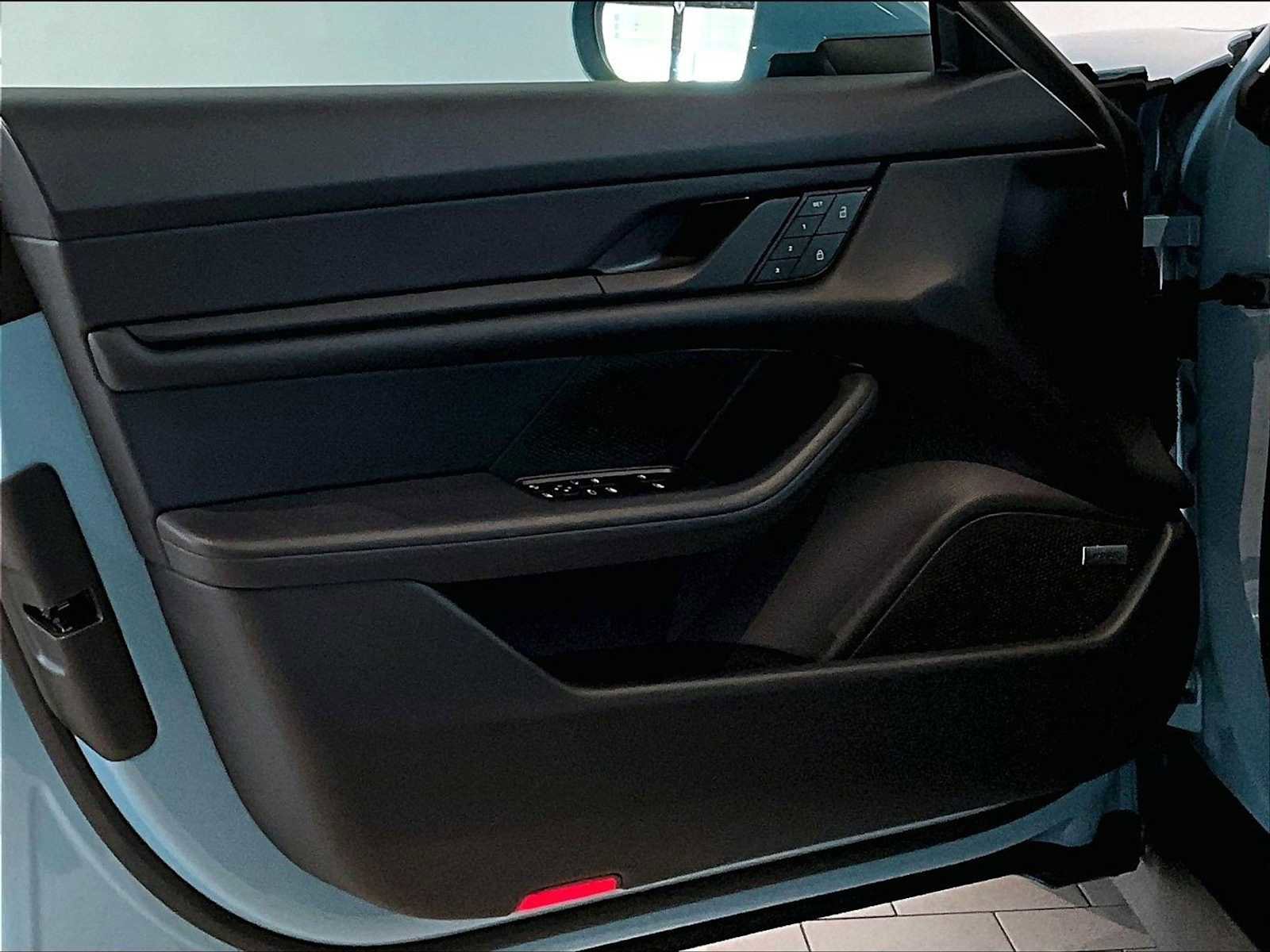 Used 2023 Porsche Taycan 4S image 25