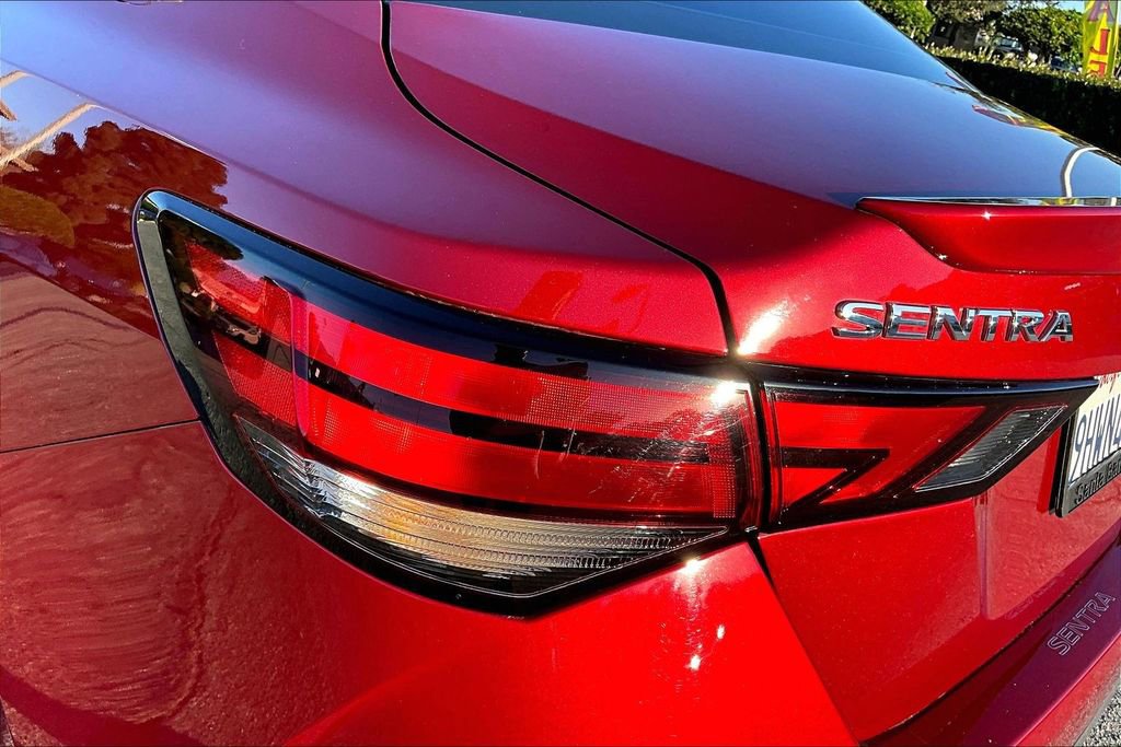 Used 2023 Nissan Sentra SR w/ SR Premium Package image 23