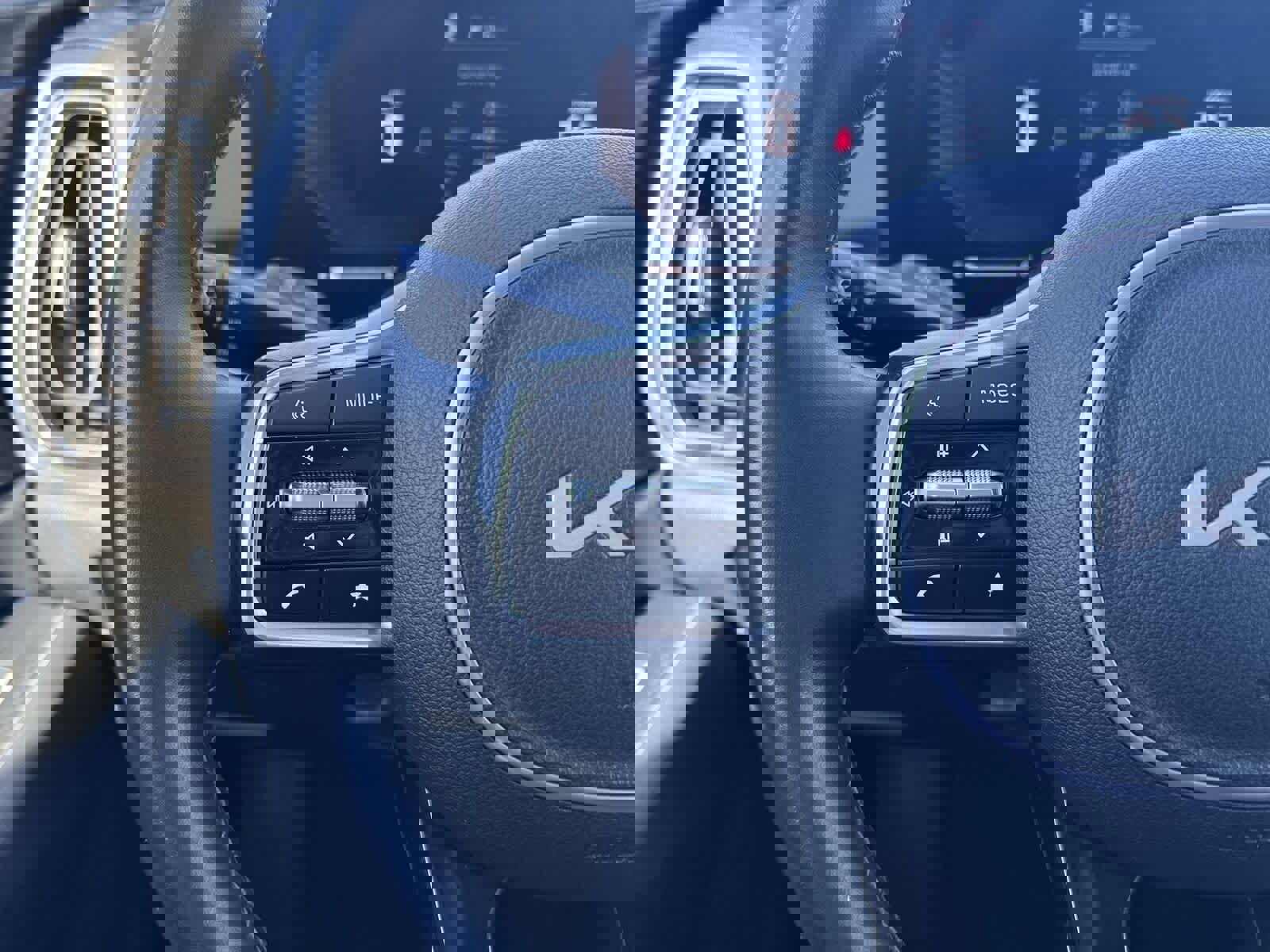 Used 2024 Kia Sorento S image 28