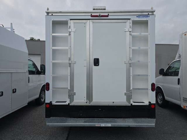 New 2025 GMC Savana 4500 w/ Power Convenience Package RWD image 4