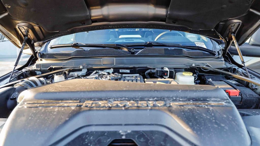 New 2026 RAM 2500 Laramie AWD/4WD image 32