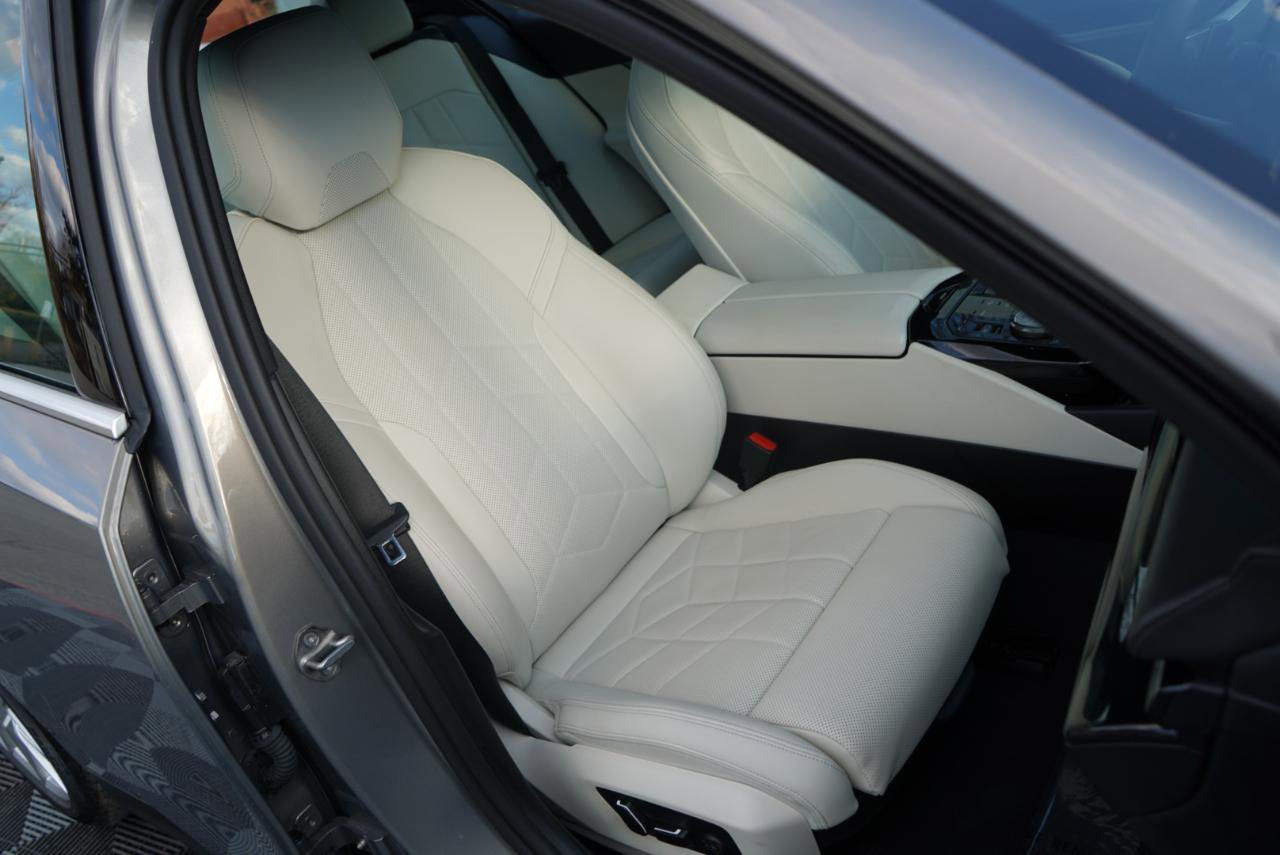 Used 2024 BMW 530i xDrive 530i xDrive Sedan w/ Convenience Package image 63