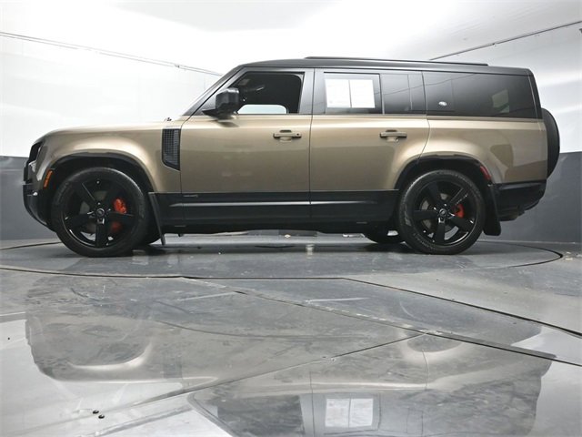 Used 2024 Land Rover Defender 130 X image 36