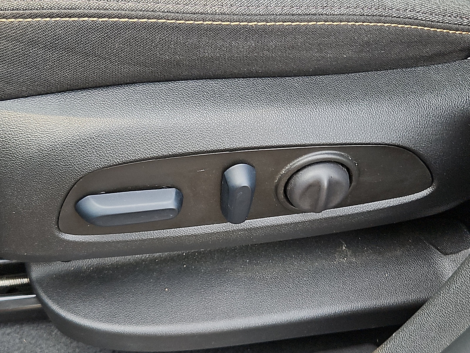 Used 2024 Chevrolet Equinox LT FWD image 26