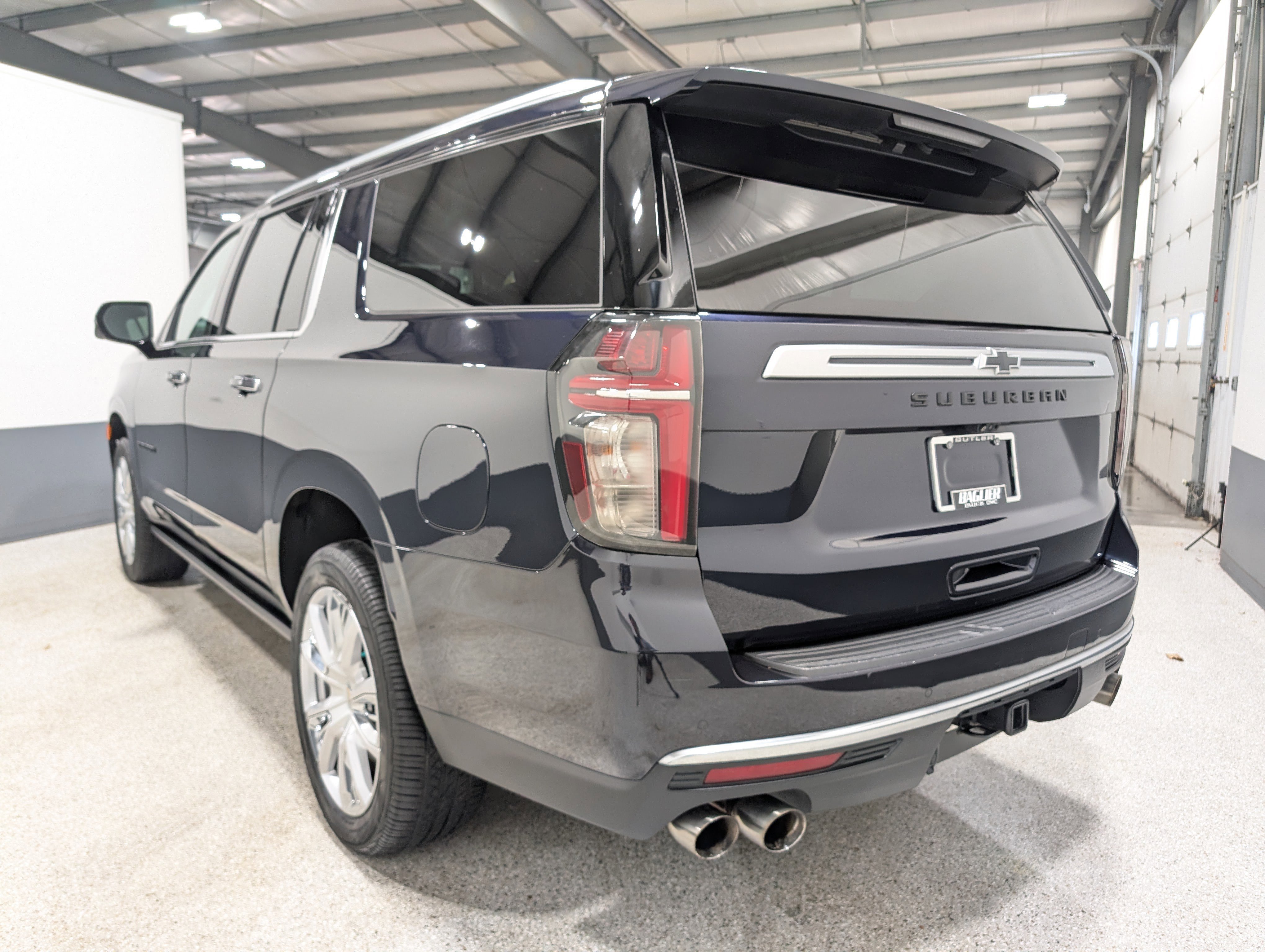 Used 2021 Chevrolet Suburban High Country image 5