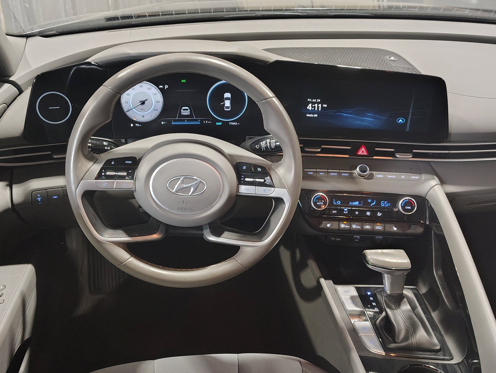 Used 2023 Hyundai Elantra SEL w/ Convenience Package FWD image 21