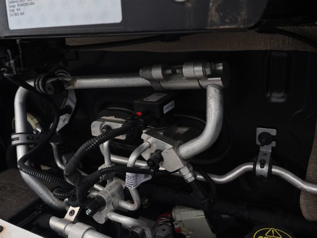 Used 2024 Chevrolet Brightdrop 600 w/ Commercial Equipment Package AWD/4WD image 22