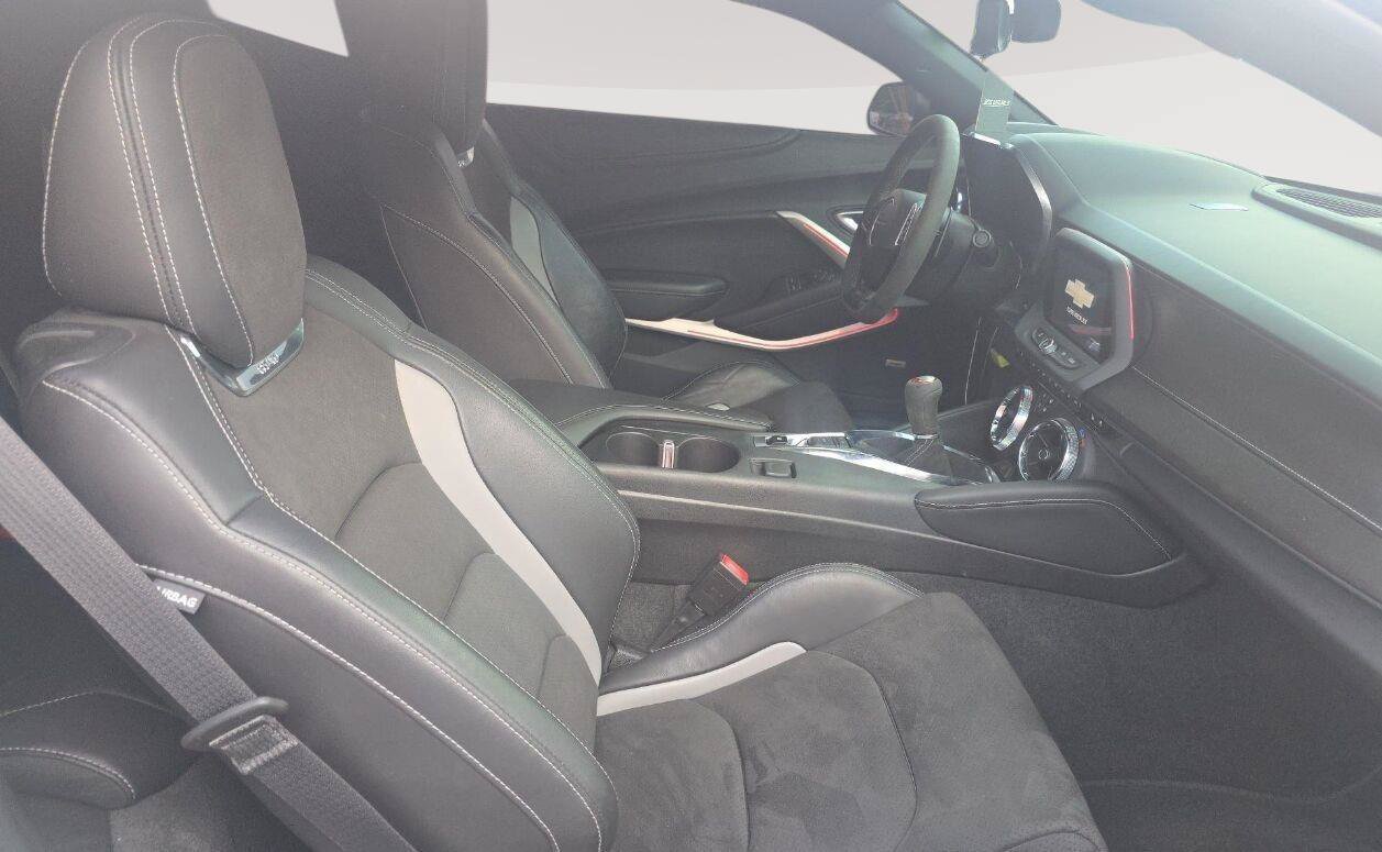Used 2022 Chevrolet Camaro SS RWD image 5