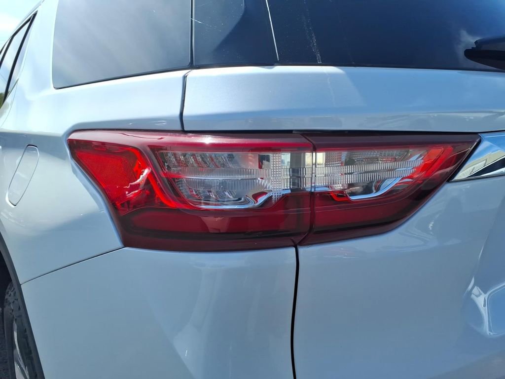 Used 2021 Chevrolet Traverse LT w/ LT Premium Package AWD/4WD image 10