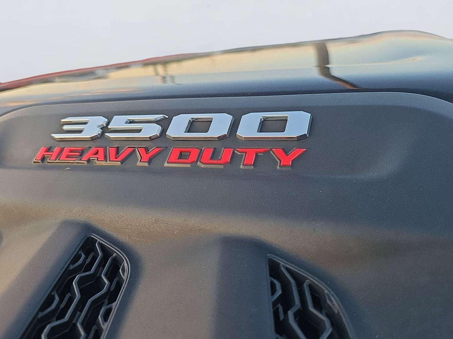 Used 2024 RAM 3500 Laramie w/ Sport Appearance Package AWD/4WD image 9