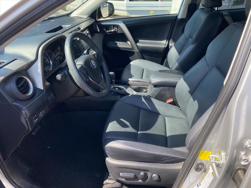 Used 2014 Toyota RAV4 Limited AWD/4WD image 9