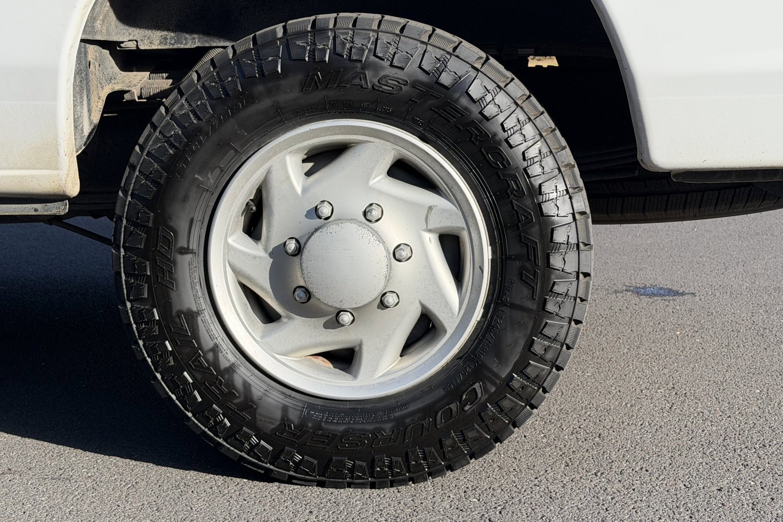 Used 2011 Ford E-350 and Econoline 350 XLT image 23