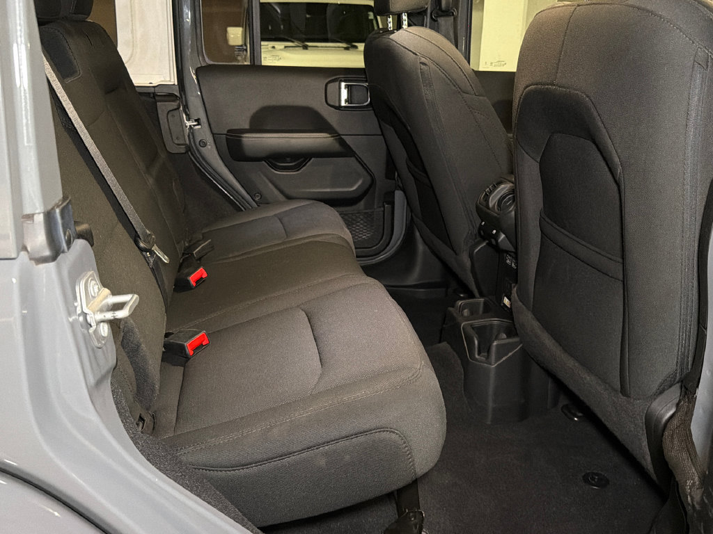 Used 2023 Jeep Wrangler Unlimited Sahara w/ Safety Group AWD/4WD image 14