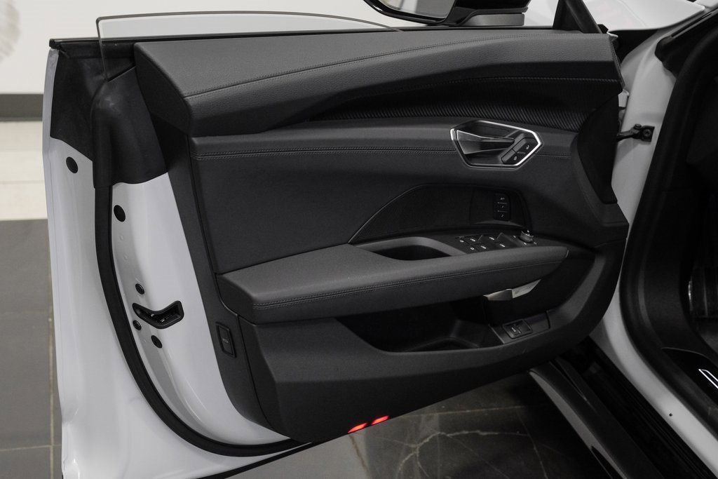 Used 2024 Audi e-tron GT Prestige image 43