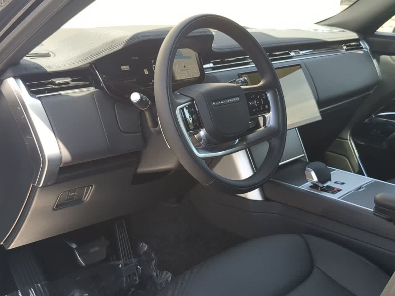 New 2026 Land Rover Range Rover Long Wheelbase SE AWD/4WD image 10
