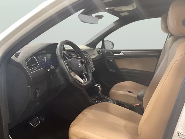 Certified 2024 Volkswagen Tiguan SE R-Line AWD/4WD image 11