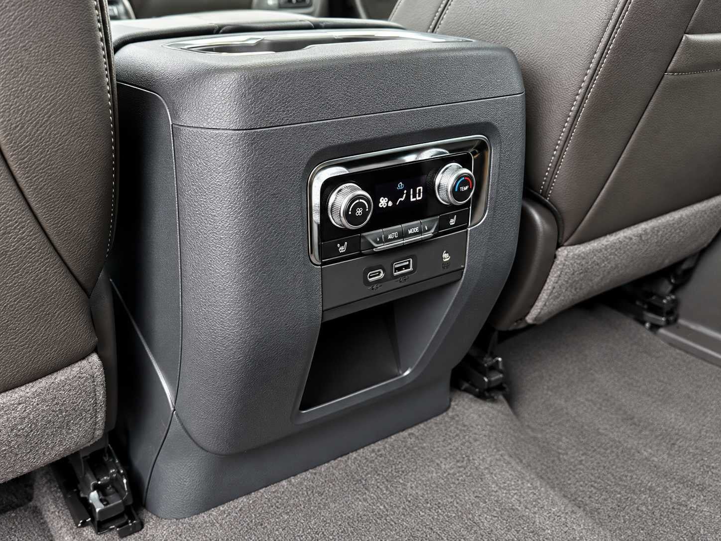 Used 2023 GMC Yukon Denali AWD/4WD image 26