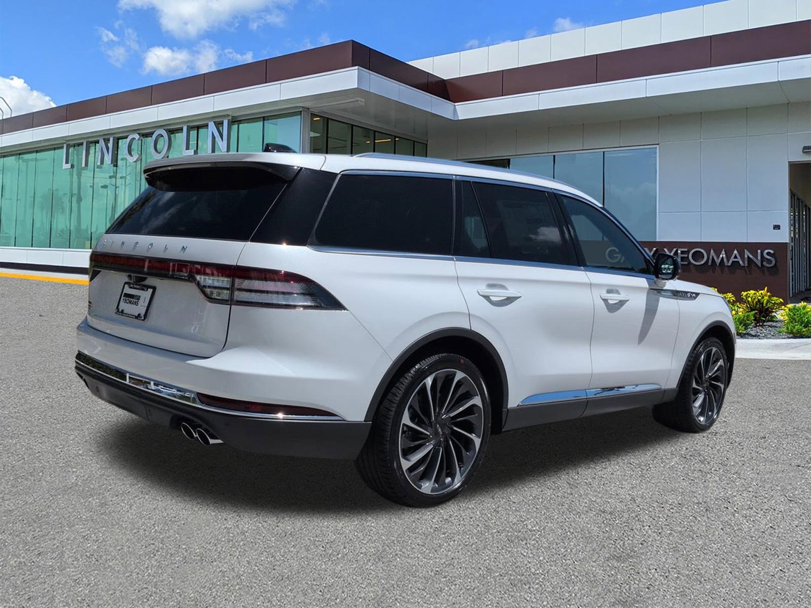 New 2026 Lincoln Aviator Reserve w/ Illumination Package RWD image 4