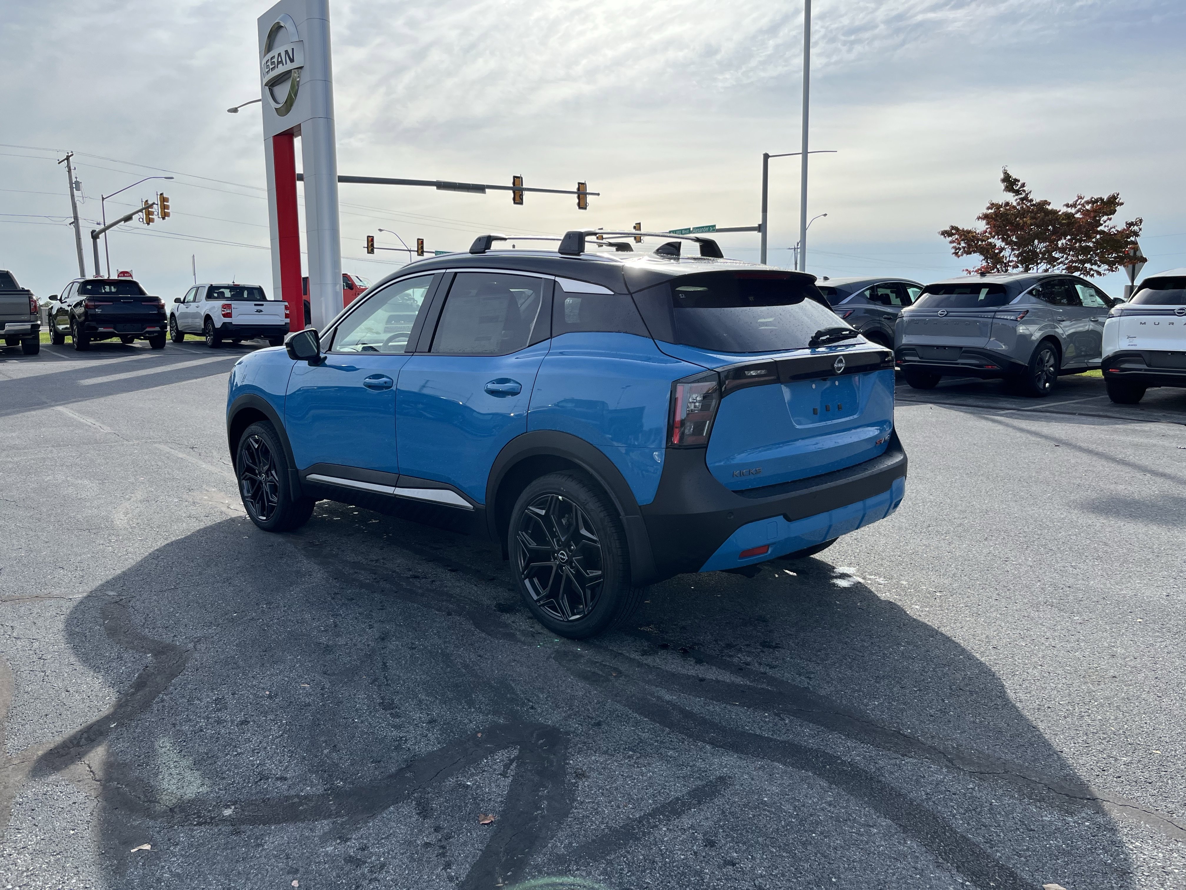 New 2026 Nissan Kicks SR w/ SR Premium Package image 6
