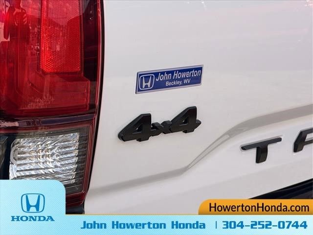Used 2022 Toyota Tacoma SR image 11