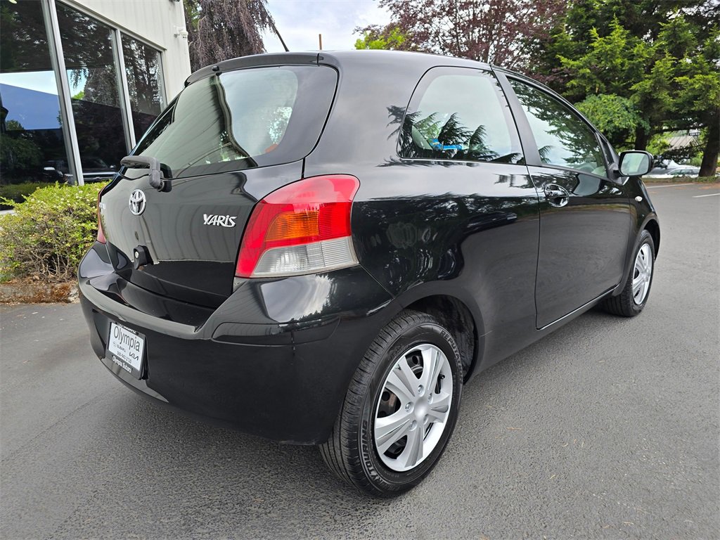Used 2011 Toyota Yaris Base image 4