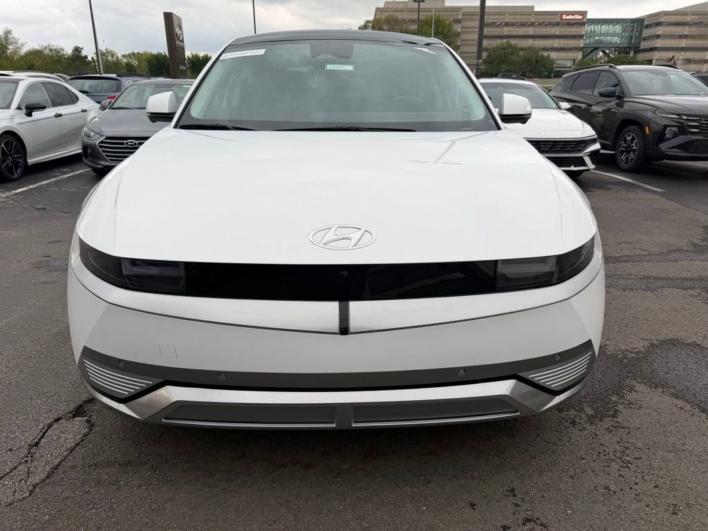 Used 2024 Hyundai Ioniq 5 Limited AWD/4WD image 2