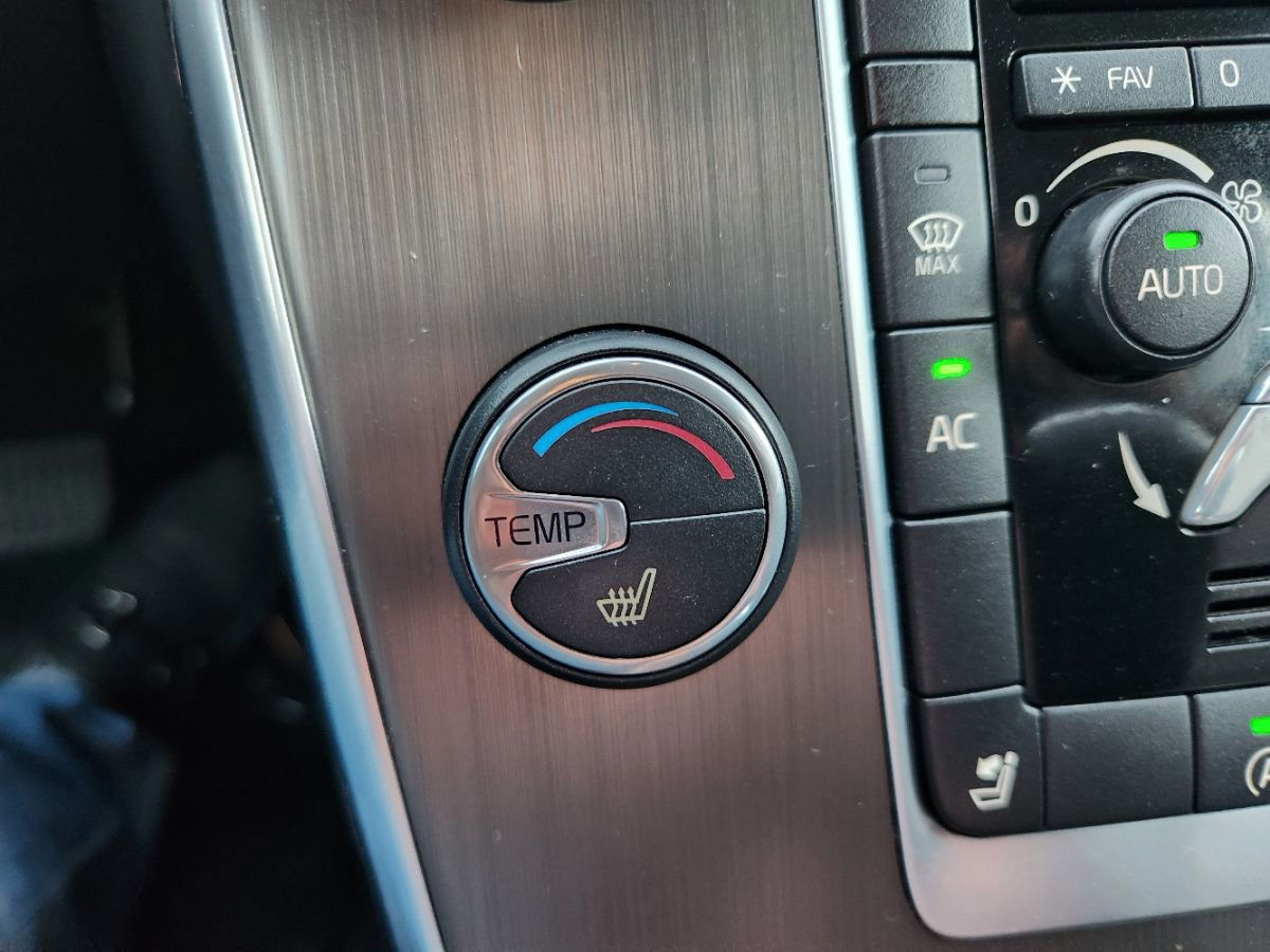 Used 2015 Volvo V60 T5 Premier image 19