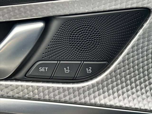 Used 2023 Genesis G70 3.3T image 21