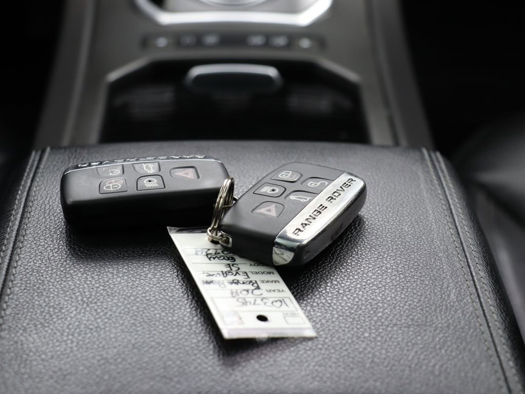 Used 2019 Land Rover Range Rover Evoque SE Premium AWD/4WD image 20