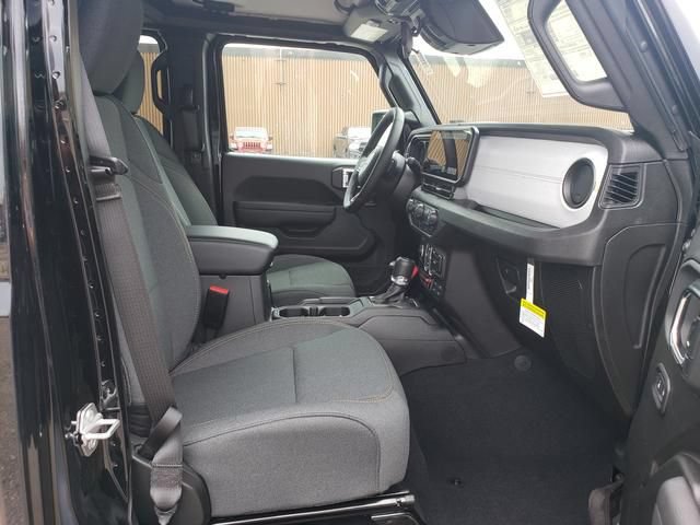New 2026 Jeep Gladiator Sport AWD/4WD image 17