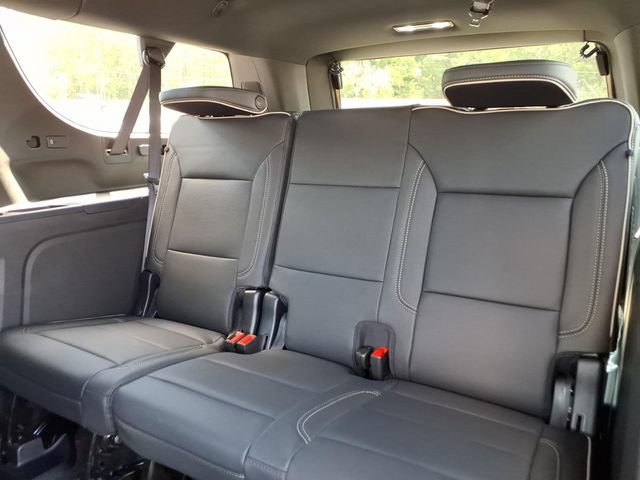 New 2026 Chevrolet Suburban Premier w/ Sun And Tow Package AWD/4WD image 14