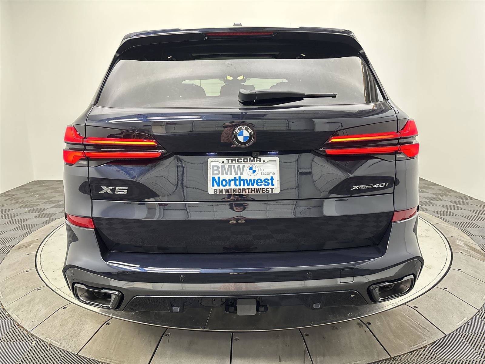 New 2026 BMW X5 xDrive40i w/ M Sport Package AWD/4WD image 15