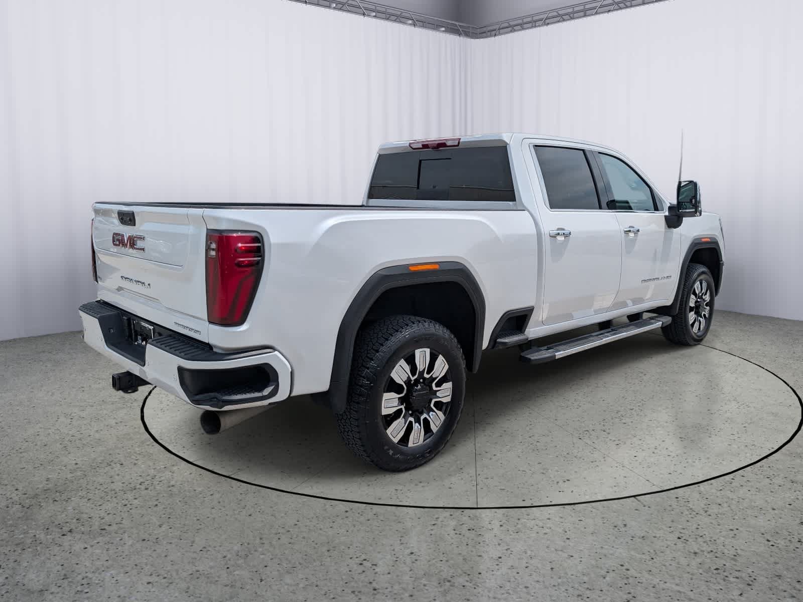 Certified 2025 GMC Sierra 2500 Denali w/ Denali Reserve Package AWD/4WD image 3